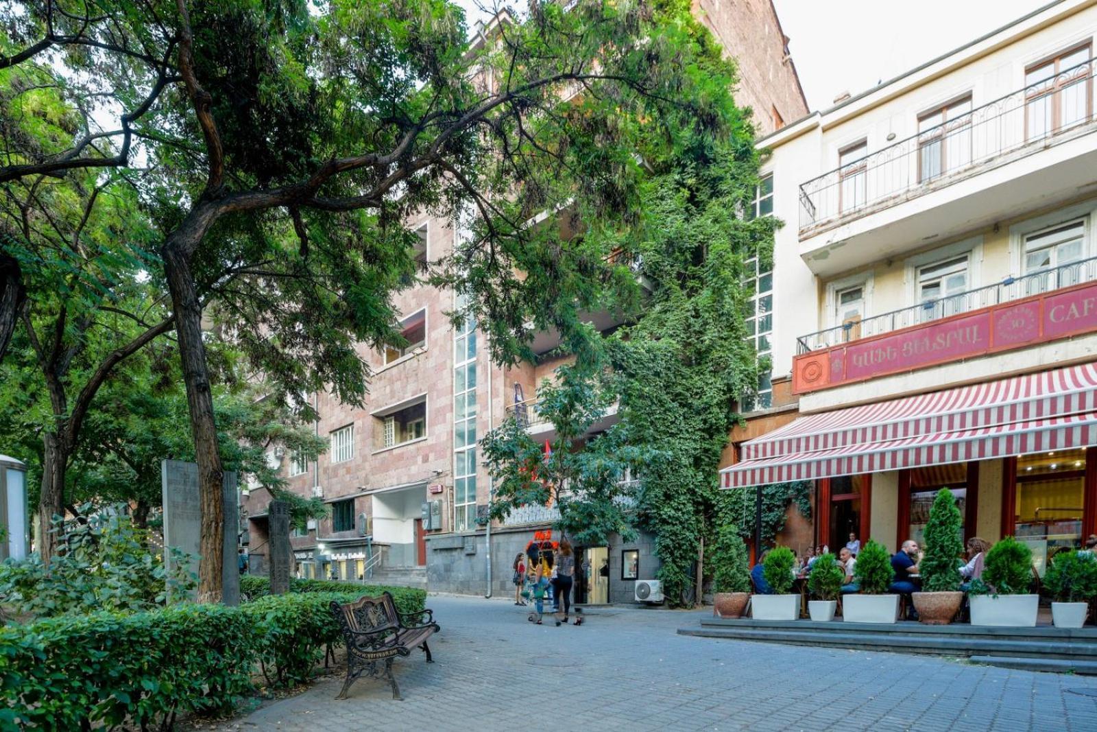 Stay Inn-Apartments On Abovyan 32 Jerevan Buitenkant foto